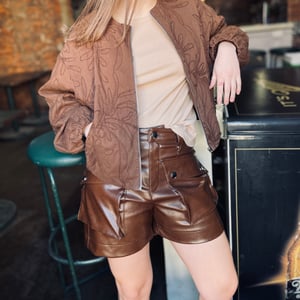 Short de cuero